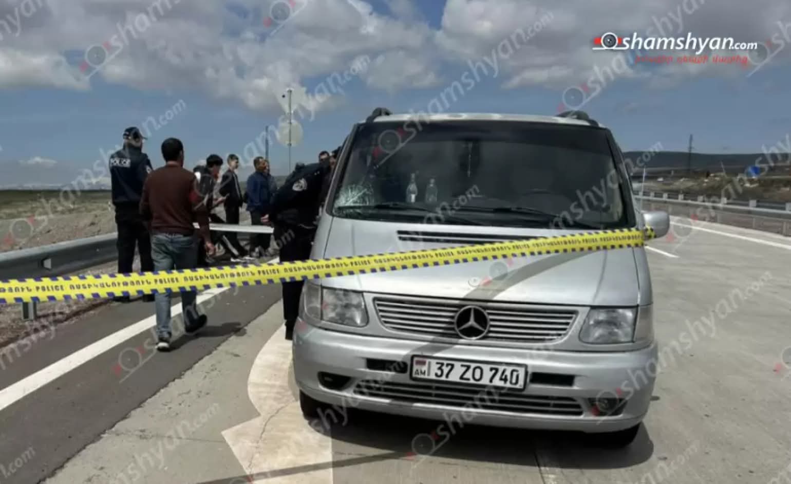 Երևան-Գյումրի ճանապարհին «Mercedes Vito»-ն վրшերթի է ենթարկել հետիոտնի. վերջինս տեղափոխվել է հիվանդանոց
