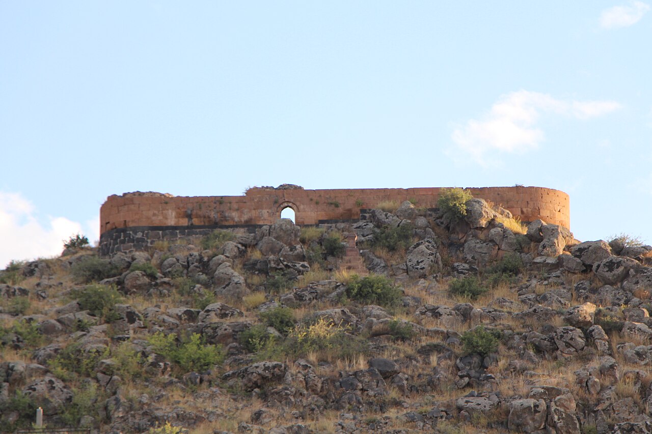 Բացահայտիր Արագածոտնը - Աղջկա ամրոց (Կոշ)