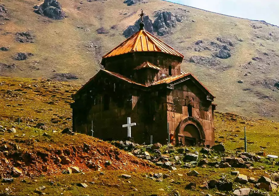 Բացահայտի՛ր Արագածոտնը․ Լուսագյուղի հրաշքը՝ Վերի վանքը