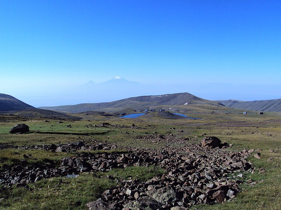 Բացահայտիր Արագածոտնը․ Ամպուր լեռնագագաթ
