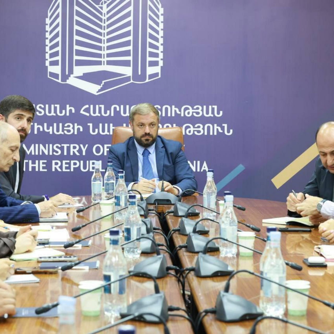 Ջերմոցատերերը նախարարի կաբինետում «բունտ» են արել. «Հրապարակ»