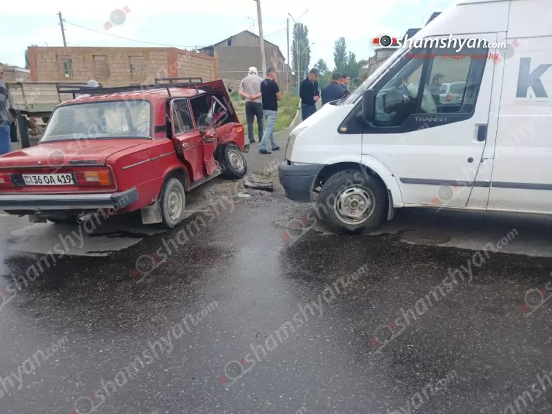 Արագածավան գյուղում բախվել են «Ford Transit»-ը և «ՎԱԶ 2106»-ը․ կա վիրավոր