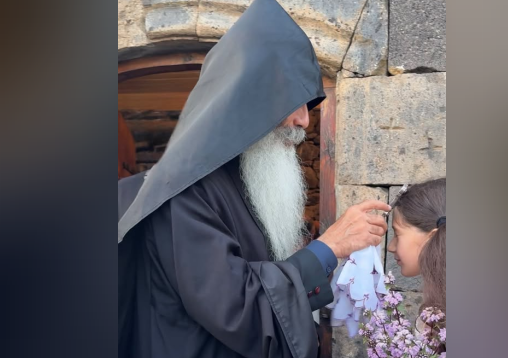 Հավատացյալներն աղոթել են հայրենիքի խաղաղության և Մկրտիչ Սրբազանի շուտափույթ վերադարձի համար