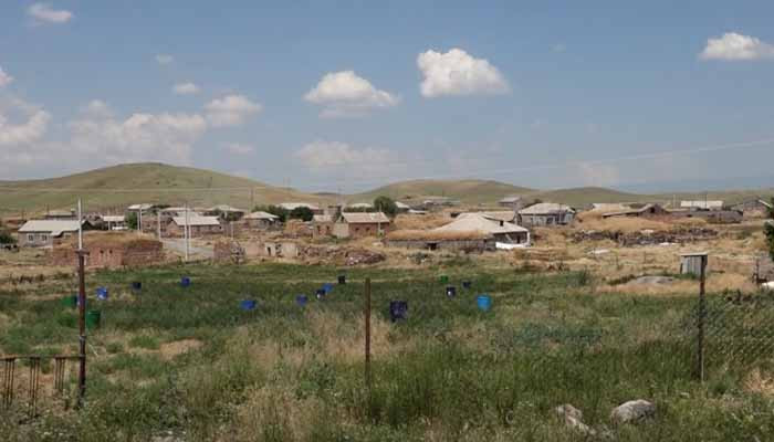 Քանդված տներ, դատարկված գյուղ. Թուրքիայից 20 կիլոմետր հեռու ապրող եզդիները պայմաններ են ուզում