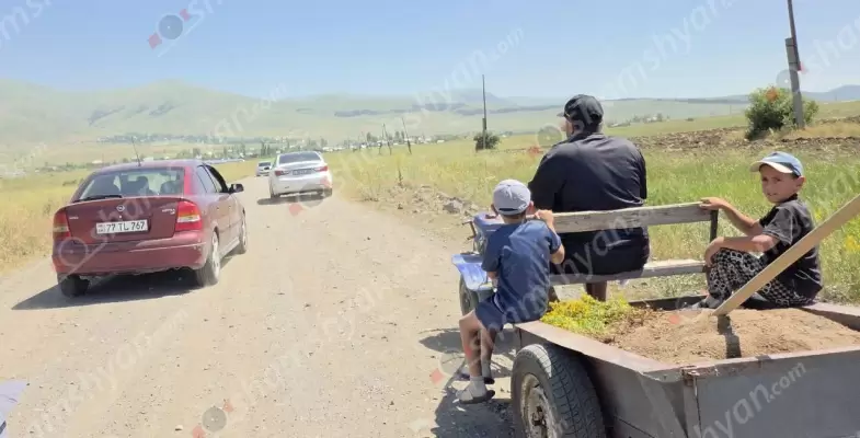30-40 տարի սպասված ճանապարհը դեռ հերթի մեջ է. Արայի ամառանոցների բնակիչների պահանջը