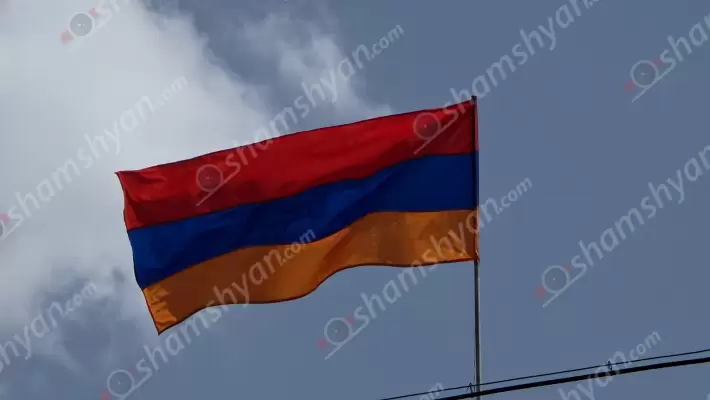 Արագածոտնի մարզի ընդհանուր իրավասության դատարանի Աշտարակի նստավայրի շենքի տանիքին ծածանվող բզկտված եռագույնը ԲԴԽ նախագահի հանձնարարականով 1 ժամվա ընթացքում փոխարինվեց նորով