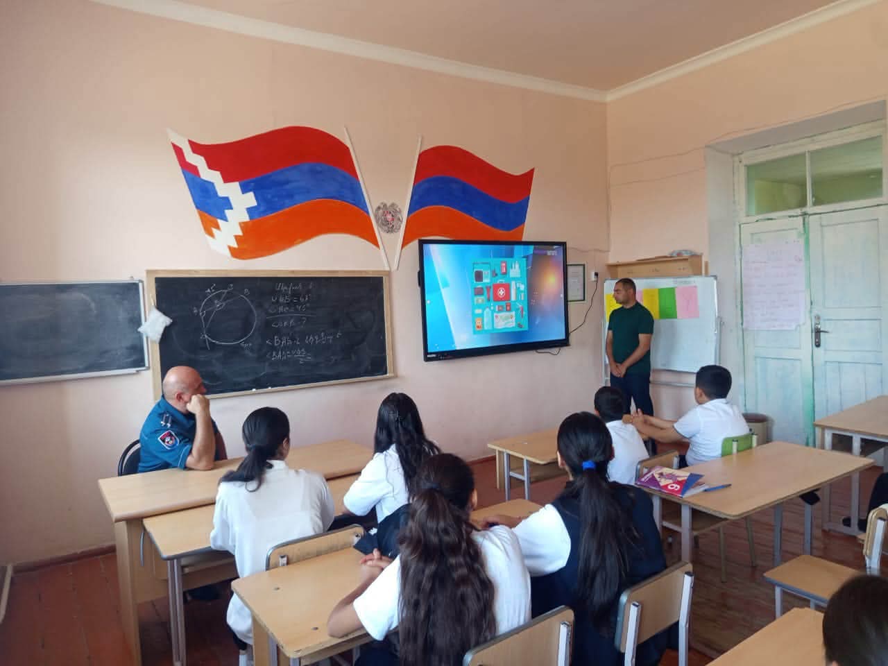 Արտենիի դպրոցում անցկացվել է օդային տագնապի թեմայով անվտանգության դասընթաց. Թալինի համայնքապետարան