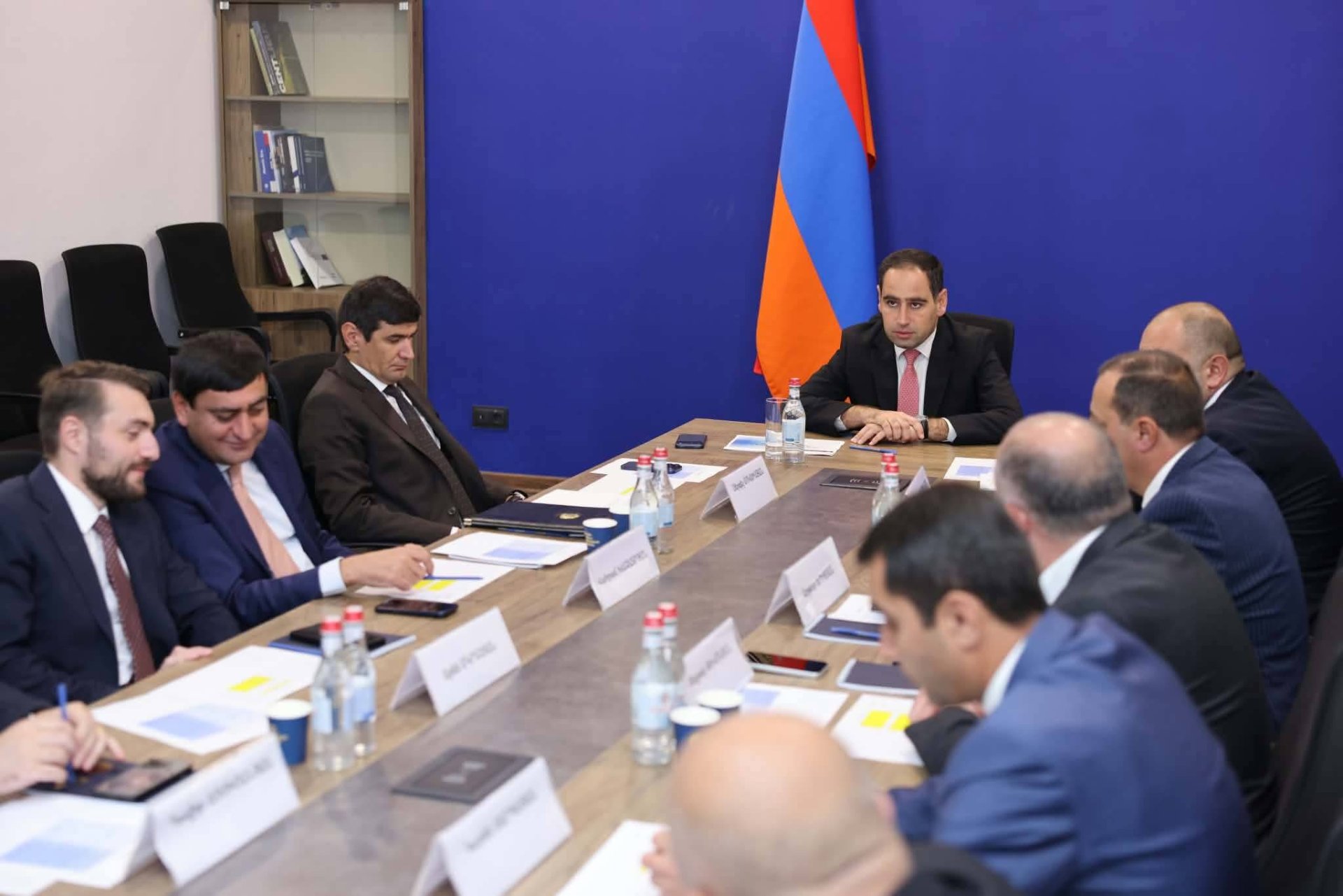 Արագածոտնի մարզպետը մասնակցել է 500 մանկապարտեզների ծրագրի քննարկմանը. ՀՀ Արագածոտնի մարզպետի աշխատակազմ