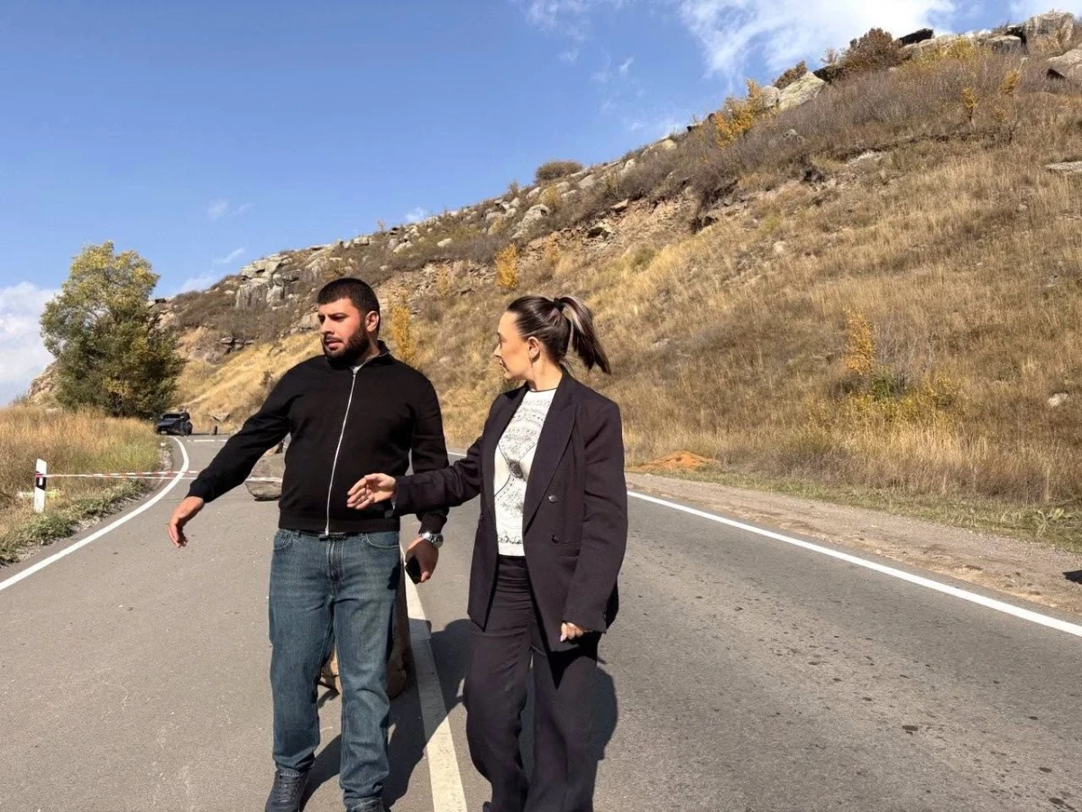 Ճանապարհային դեպարտամենտի աշխատակազմի ղեկավարը հետևել է Արագածոտնի մարզի ավտոճանապարհների ընթացիկ սպասարկման աշխատանքներին
