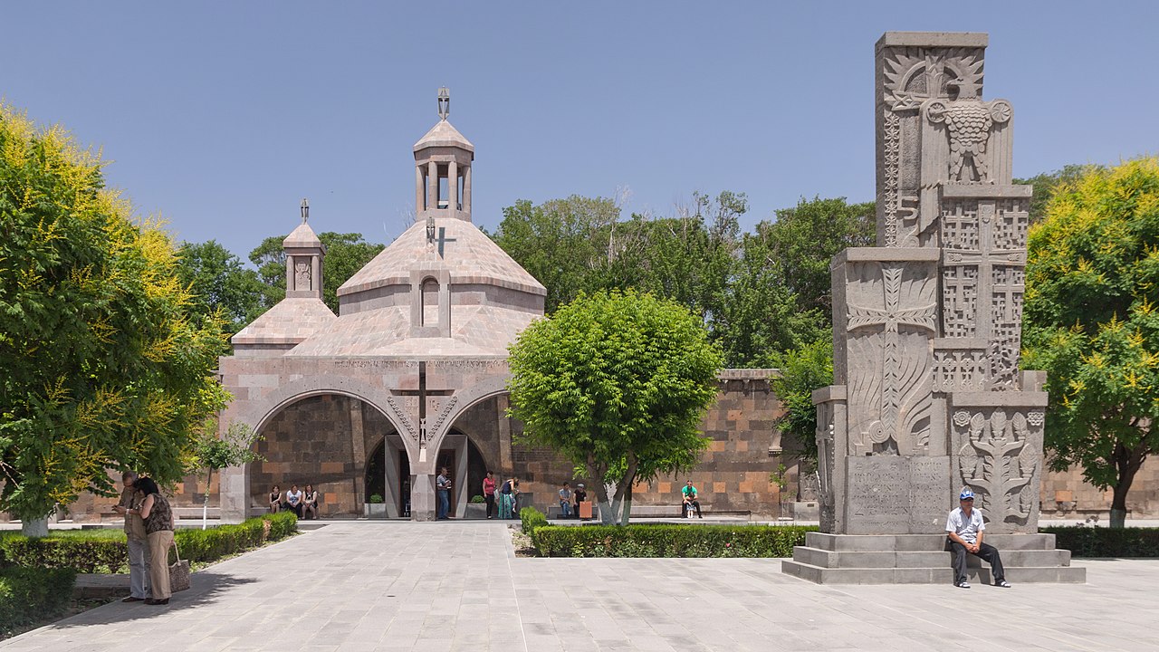 Բացահայտիր Արմավիրը. Հավերժության և դիմադրության խորհրդանիշը. Սուրբ Էջմիածնի «Աղոթքի և ուխտի» խաչքար-հուշարձանը