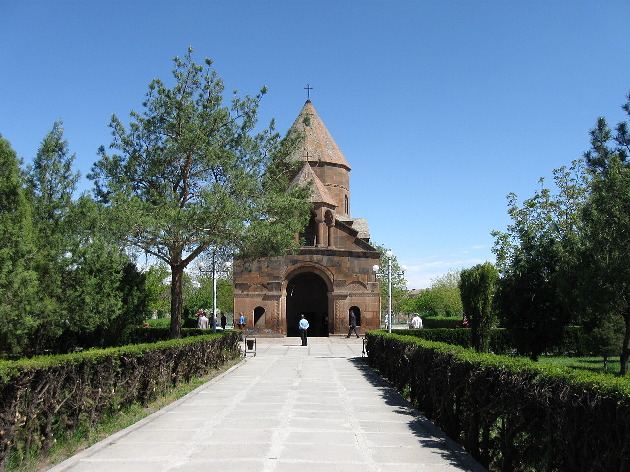 Բացահայտիր Արմավիրը. Սուրբ Շողակաթ եկեղեցի. երկնային լույսի և հոգևոր հաստատունության խորհրդանիշը