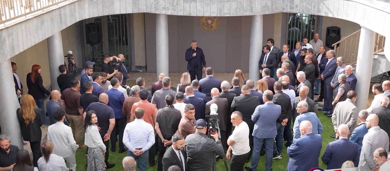 Արմավիրի և Արարատի մարզերի բնակիչները ներկայացնում են գյուղի խնդիրները ու ստանում հստակ լուծումներով պատասխաններ․ «Ուժեղ Հայաստան» դաշինք