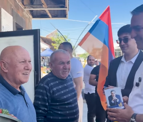 Ես Ձեզ ուժեղ բալետ եմ անում․ մեծամորցին՝ Արման Թաթոյանին ու Դավիթ Անանյանին