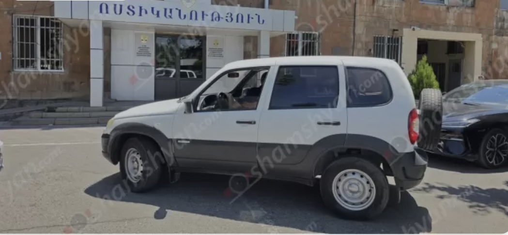 Ծեծկռտուք՝ Արմավիրի մարզում․ 53-ամյա տղամարդուն երեք հոգով «BMW» մակնիշի ավտոմեքենայով տեղափոխել են այլ վայր, ապա երեխաների ներկայությամբ ծեծի են ենթարկել