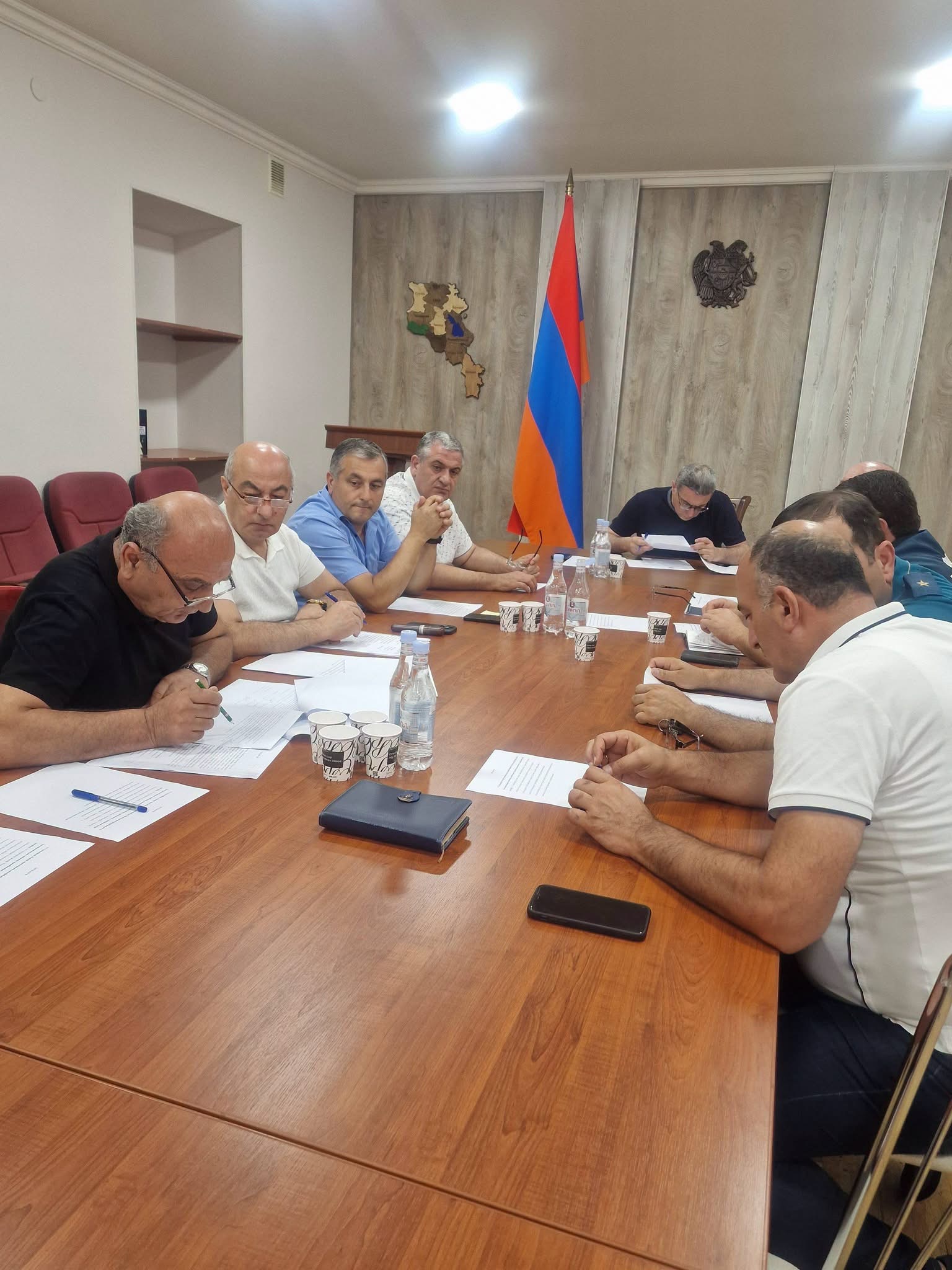 Արմավիրի մարզպետի աշխատակազմում շարունակվում է արտակարգ իրավիճակների հետևանքով պատճառված վնասների գնահատման գործընթացը. ՀՀ Արմավիրի մարզպետի աշխատակազմ