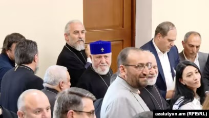 Կաթողիկոսի ու 6 եպիսկոպոսների գործով դատախազ Խաչատուր Գալստյանն «իր դիմումի համաձայն ազատվել է աշխատանքից»