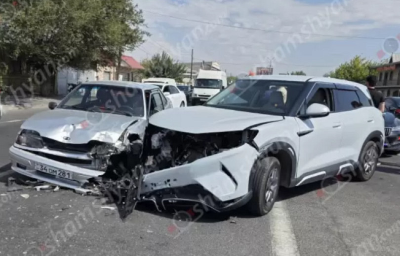 Մուսալեռում բախվել են BYD-ն ու «Լադա»-ն. տուժածներ չկան