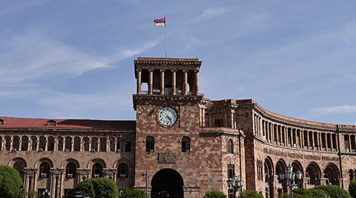 Նոր մարզադպրոցը դեռ չի կառուցվել, բայց պայմանագրի գինը ավելացնում են