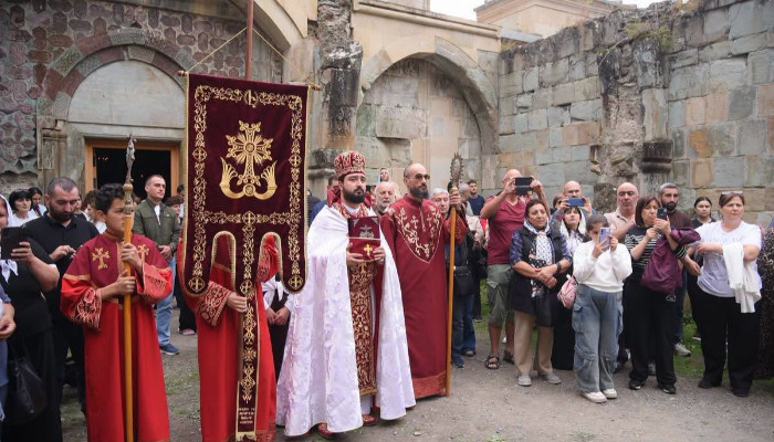 «Նրանց հերոսությունները մեզ համար պիտի հոգու և կամքի օրինակ հանդիսանան»․ Խաչափայտի մասունքը տեղափոխվեց Վարագավանք