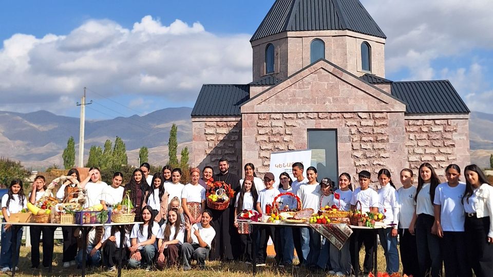«Երկանքը ու հողի բարիքները» ․ Նորակետ գյուղում առաջին անգամ անցկացվեց բերքի օրհնության տոն