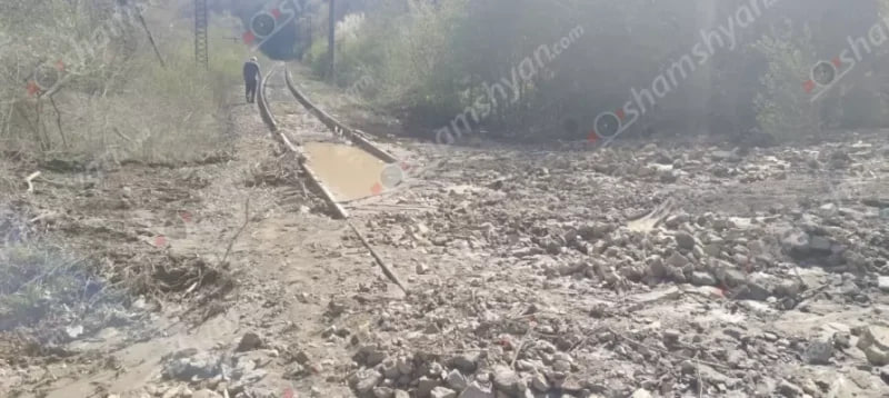 Լոռու մարզում ջրատարի վնասման պատճառով ավազահողային զանգվածը լցվել է երկաթգծի վրա