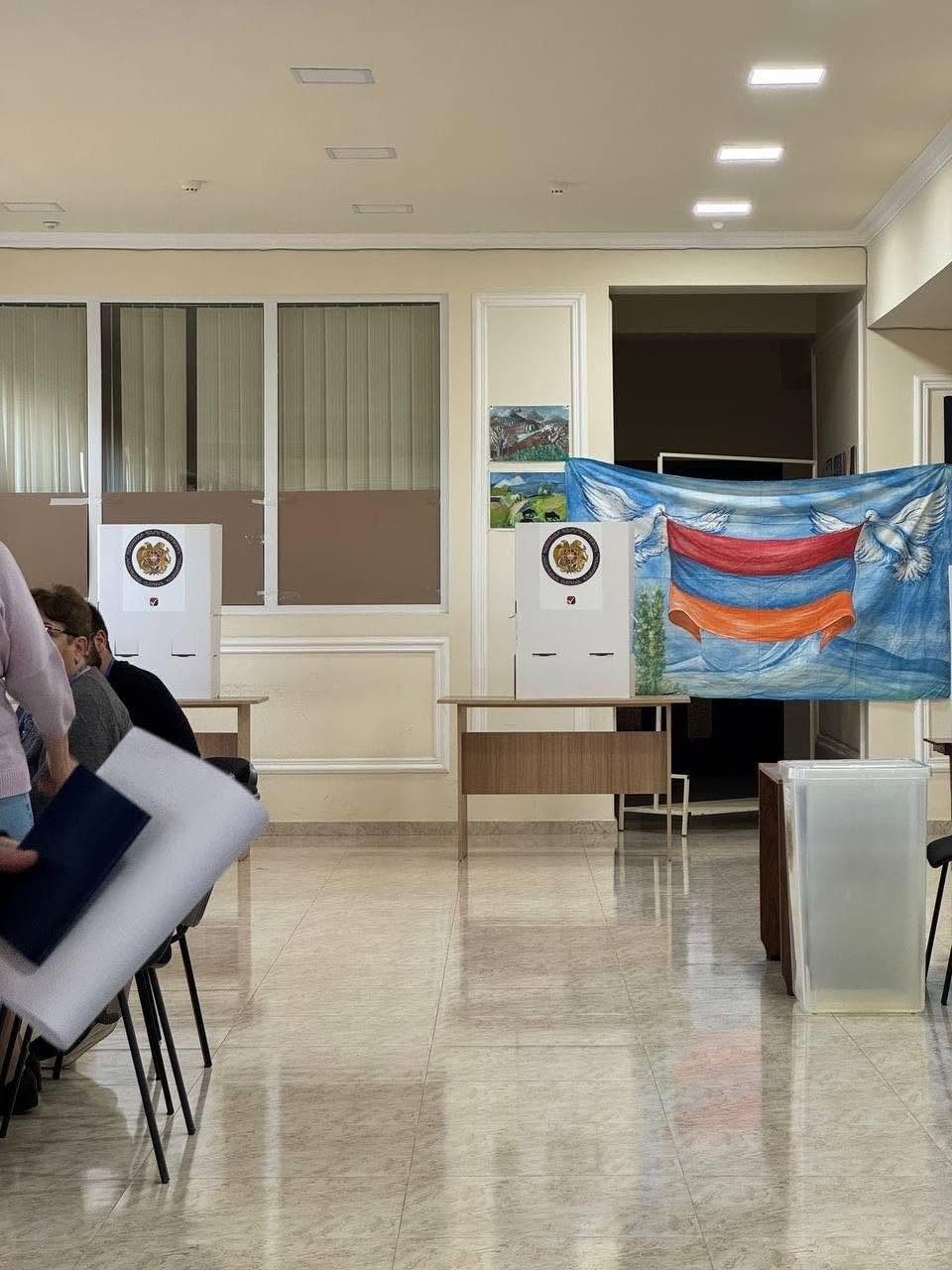 Բաց քվեարկության փորձ․ «Հայաքվեն» խախտումներ է արձանագրել Վանաձորում