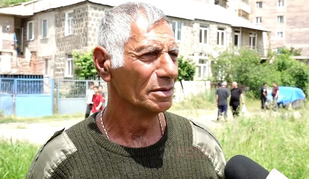 Փամբակի ջուրը բարձրանում է, լցվում այդ խողովակի վրա, անցնողները սոթ են տալիս, ընկնում գետը․ լոռեցի