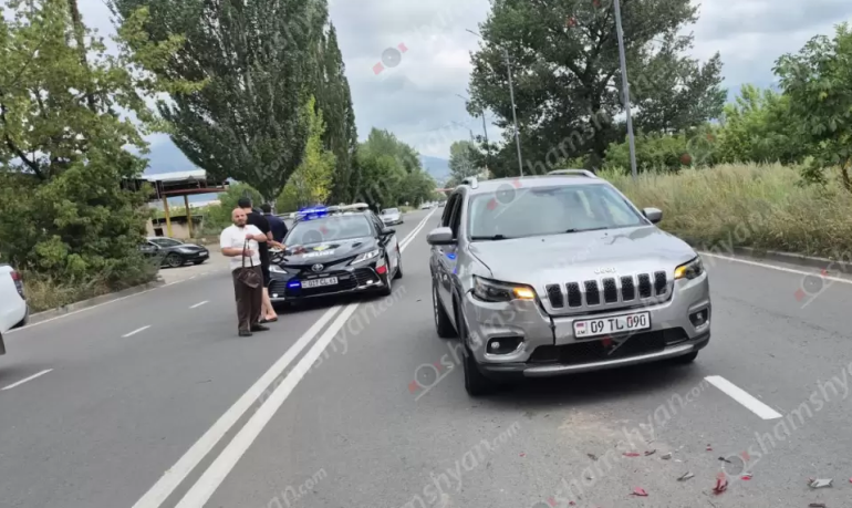 Վանաձորում բшխվել են «Jeep Cherokee»-ն և «Toyota Camry»-ն