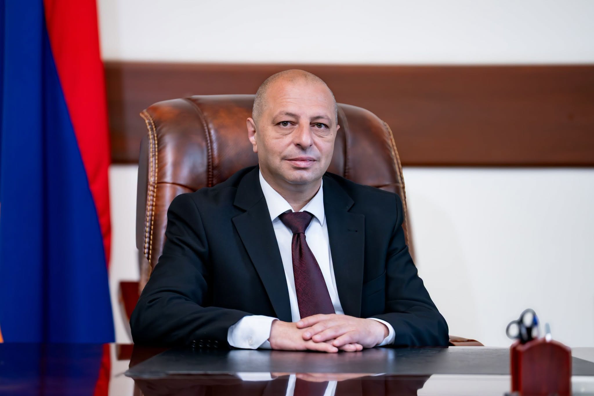 Գիտելիքի և դպրության օրվա առթիվ Վանաձոր համայնքի ղեկավարի պաշտոնակատար Արկադի Փելեշյանի շնորհավորական ուղերձը