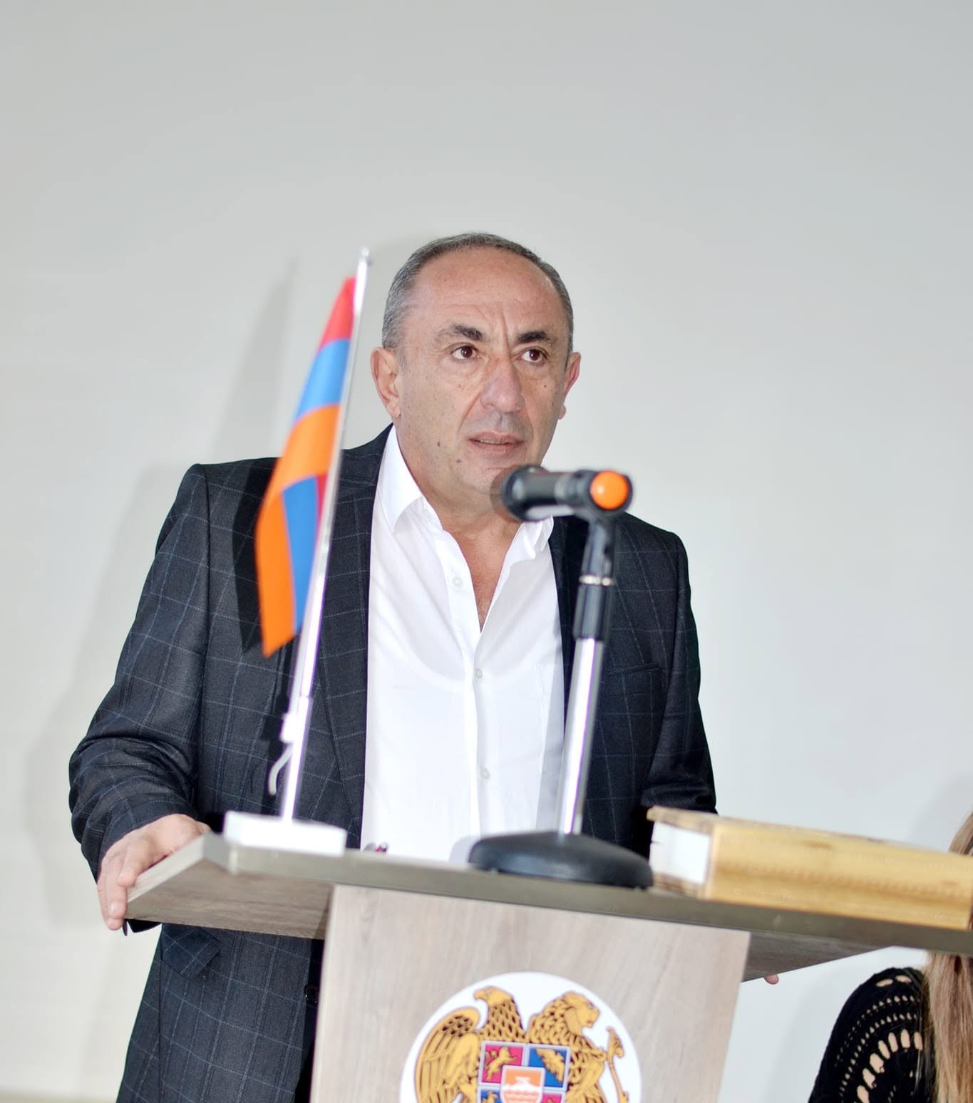 «Հրապարակ»․ ՔՊ-ի համայնքապետի թեկնածուն 51 անշարժ գույք ունի, 12 տրանսպորտային միջոց, 60 հազար դոլար, 20 մլն դրամ