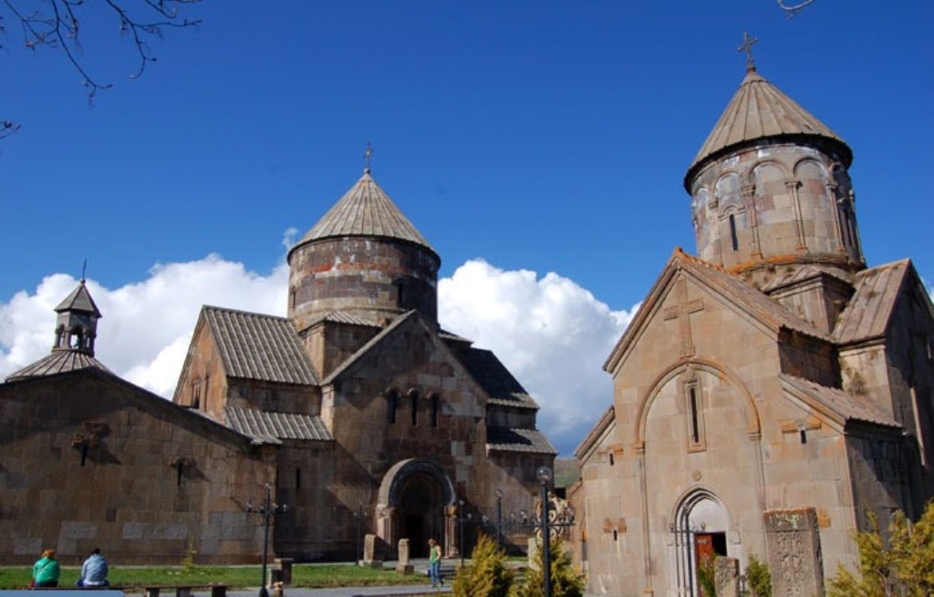 Կեչառիս. Ծաղկաձորի հոգևոր ու ճարտարապետական զարդը