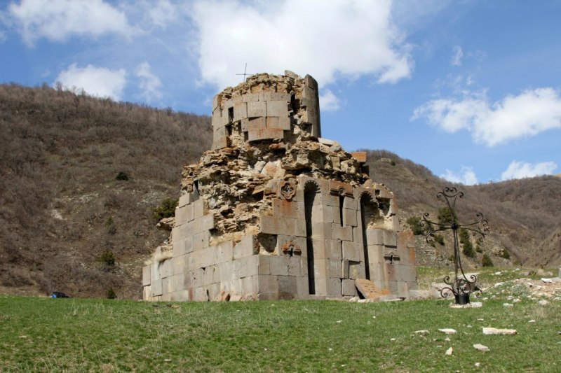 Մայրավանք. Սոլակ գյուղի բարձունքում թառած միջնադարյան գոհարը