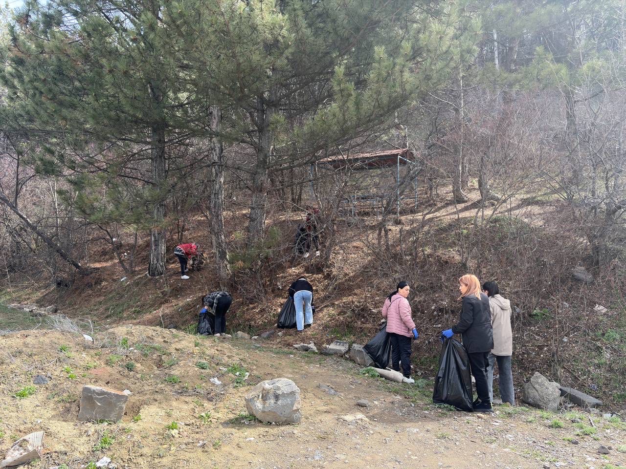 Ապրիլի 26-ին մարզային շաբաթօրյակի շրջանակում Հրազդան համայնքը ցուցաբերել է իր ակտիվ մասնակցություն