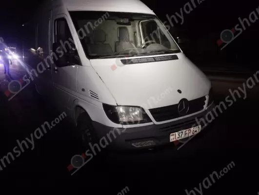 «Mercedes»-ը Պռոշյան գյուղի սկզբնամասում վրաերթի է ենթարկել հետիոտնին. բժիշկները պայքարում են վերջինի կյանքի համար