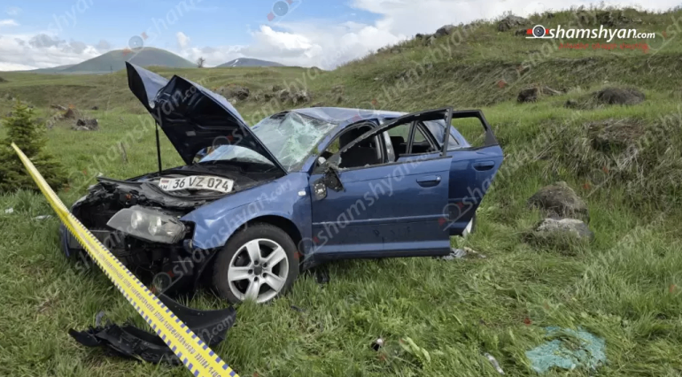 Ծաղկաձորի ճանապարհին «Audi A3»-ը տապալել է երկաթե էլեկտրասյունը և մի քանի պտույտ շրջվել. կան վիրшվորներ