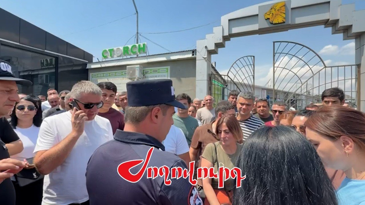 «Ճամփա փակելու մասին մոռացեք». ոստիկանության փոխգնդապետը՝ ակցիայի մասնակիցներին
