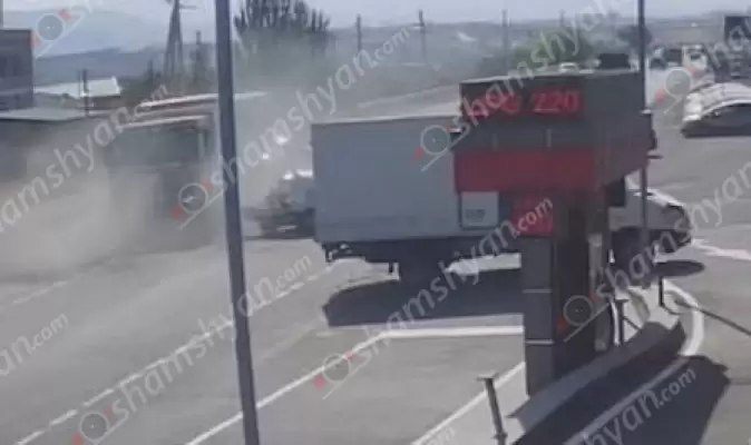 Նոր Հաճնի մոտ տեղի ունեցած ավտովթшրի հետևանքով հիվանդանոց տեղափոխված 2 վիրավորներից մեկի կյանքը փրկել չի հաջողվել