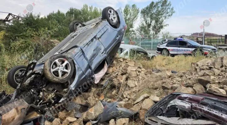 «Hyundai Elantra»-ն Նոր Երզնկայում հայտնվել է ավտովերանորոգման կետի տարածքում. կա վիրավոր