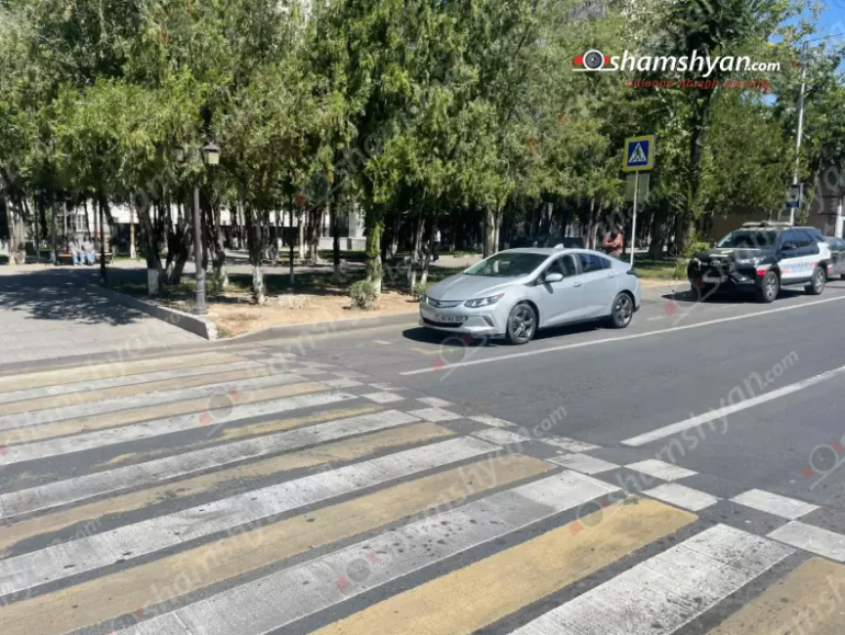 Աբովյանում «Chevrolet Volt»-ը վրաերթի է ենթարկել փողոցի թույլատրելի հատվածով հատող 18-ամյա հետիոտնի․ վերջինը տեղափոխվել է հիվանդանոց