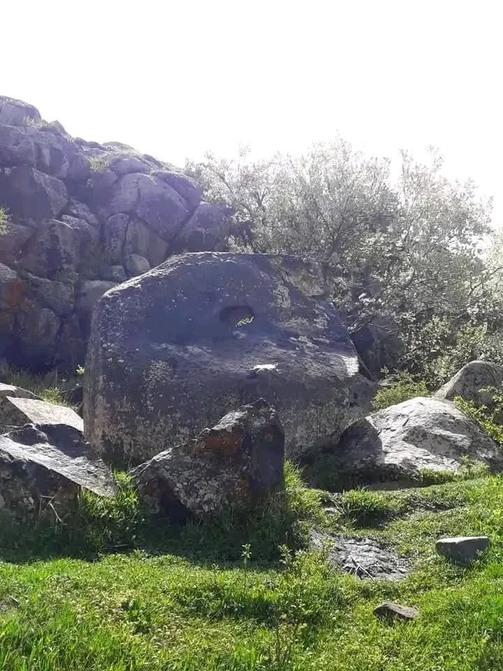 Բացահայտիր Շիրակը - «Ծակ քար» և «Յոթ եղբայր». Շիրակի առեղծվածային ուխտատեղին