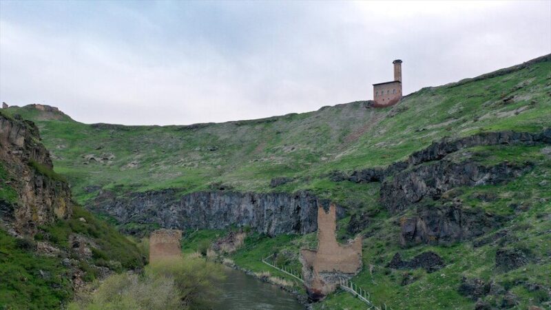 Թուրքիայի պետական լրատվական գործակալության անդրադարձը՝ Անիի կամրջի վերականգնմանը