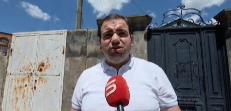 Իրավապահները շրջափակել են «Ուժեղ Հայաստանի» Գյումրու գրասենյակը, փաստաբանին ներս չեն թողնում