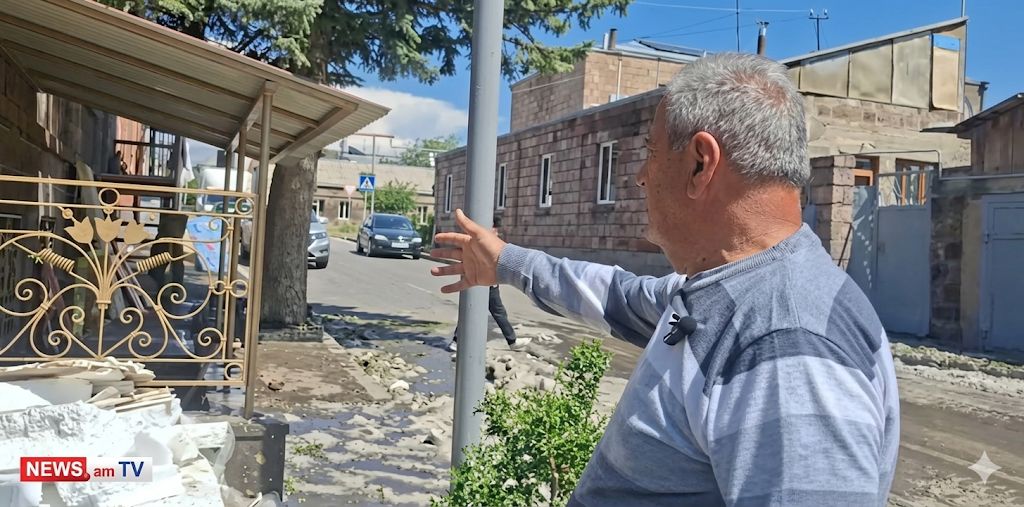 3 թոռնիկներս քնած էին, հազիվ հանեցիք 2-րդ հարկ. 1.5 մետր կարկուտ էր լցվել տուն. Գյումրիի բնակիչ