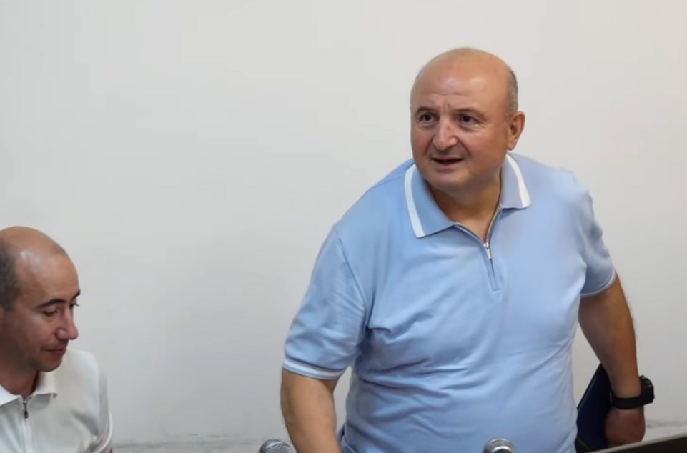 «Կեցցե՛ Գյումրու քաղաքապետը»․ աջակիցները Վարդան Ղուկասյանին դատարանի դահլիճում ծափերով դիմավորեցին