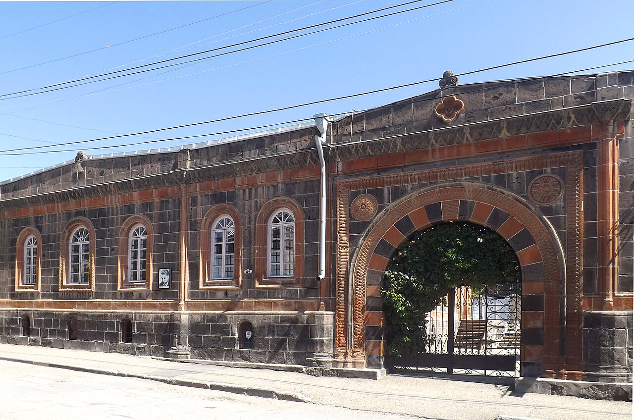 Բացահայտիր Շիրակը- Հովհաննես Շիրազի տուն-թանգարանը Գյումրիում