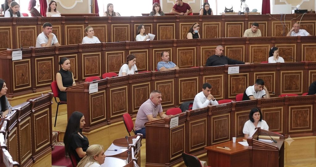 Մեծ հետաքրքրություն և ռեկորդային ակտիվություն․ Գյումրու քաղաքապետարանում անցկացվել է համայնքային ծառայության թափուր պաշտոնների մրցույթ. Գյումրու քաղաքապետարան