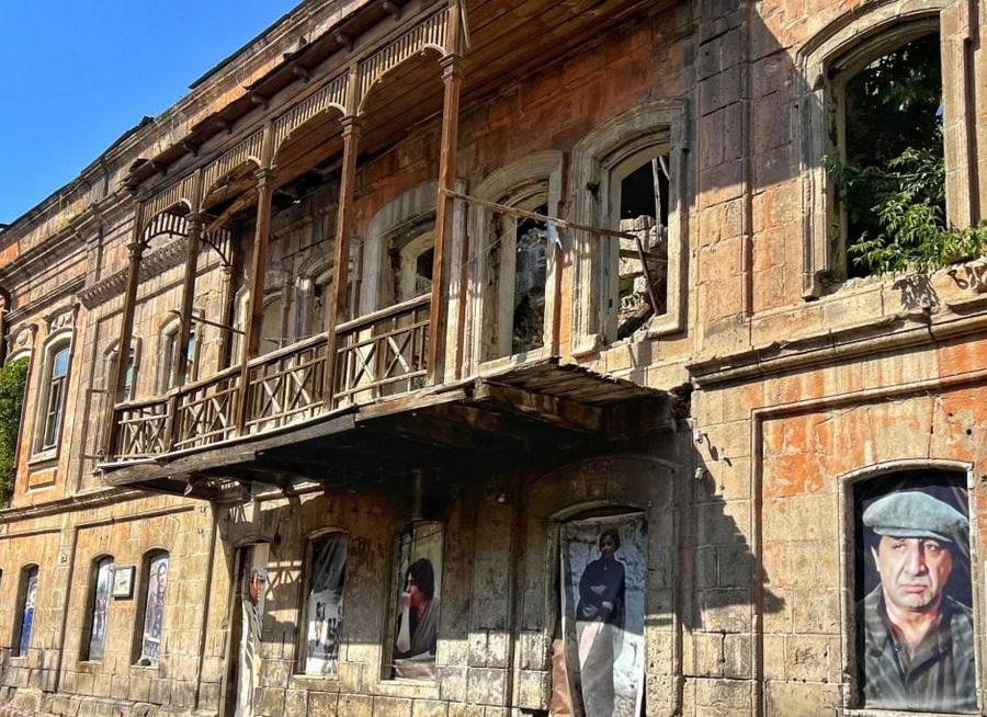 Սամվել Կարապետյանը կվերակառուցի «Մեր մանկության տանգոն» ֆիլմի հայտնի շենքը