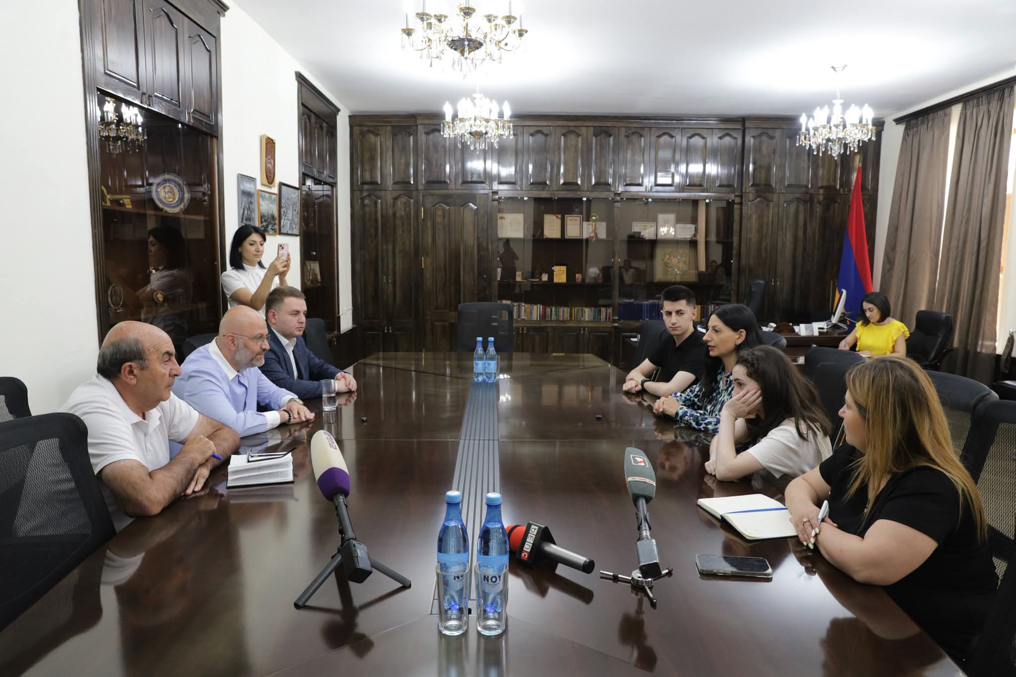 Շիրակի մարզպետը հյուրընկալել է Մարդու իրավունքների պաշտպան Անահիտ Մանասյանին. ՀՀ Շիրակի մարզպետի աշխատակազմ