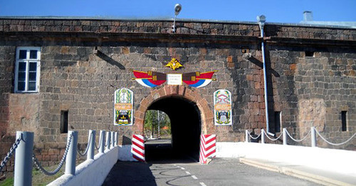Գյումրիի ռուսական ռազմաբազան Հայաստանին պետք չէ՞. շիկացած մթնոլորտ՝ Ազգային ժողովում