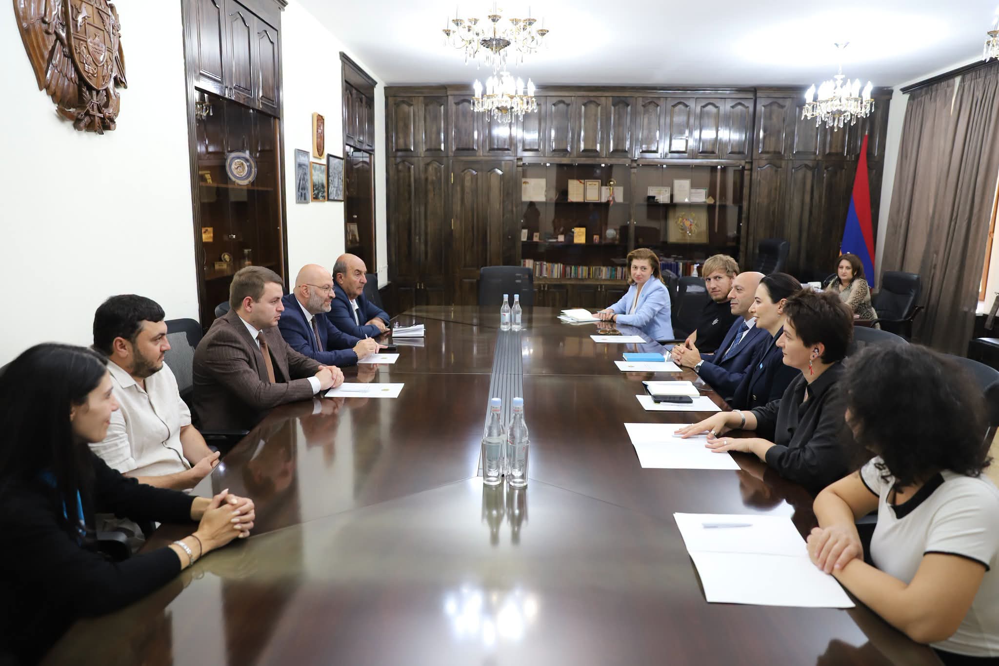 Դավիթ Առուշանյանն ընդունել է ՅՈՒՆԻՍԵՖ-ի ներկայացուցիչ Ղասան Խալիլիի գլխավորած պատվիրակությանը. ՀՀ Շիրակի մարզպետի աշխատակազմ